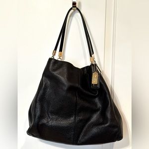 Coach Soft Pebble Leather Bag Black with 3 Compartments